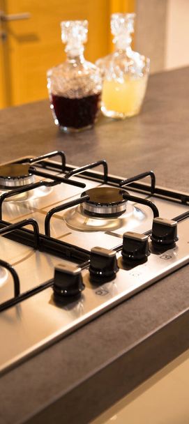 Modern luxus konyha és rozsdamentes acél beépített gázsütő - Fotó, kép