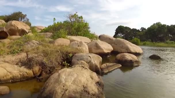 βράχοι και ποτάμια - Πλάνα, βίντεο