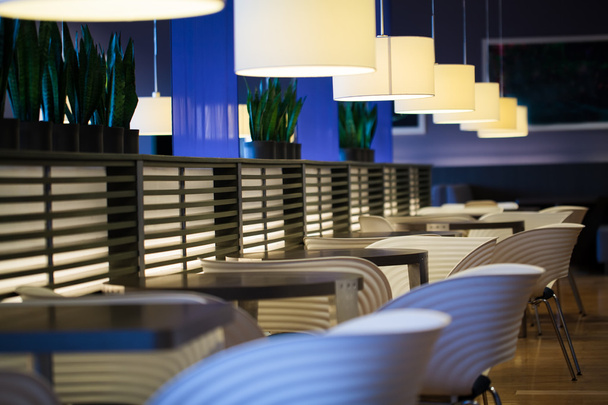 lege moderne restaurant interieur - Foto, afbeelding