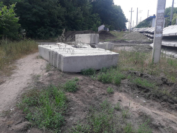 Gewapende betonplaten a voor wegenbouw - Foto, afbeelding