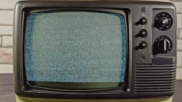 Stary telewizor Brak sygnału Czarno-biały szum wideo. - Materiał filmowy, wideo