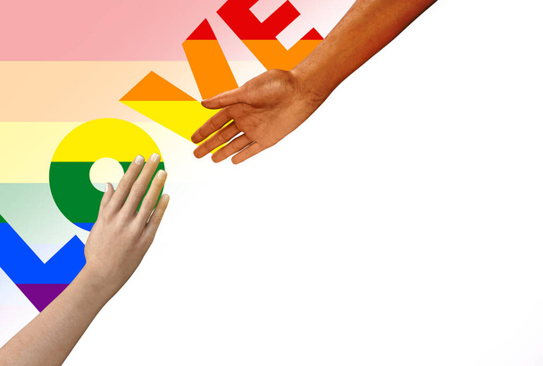 Mani femminili isolate nel raggiungere l'un l'altro gesto con bandiera dell'orgoglio LGBT e parola d'amore. - Foto, immagini