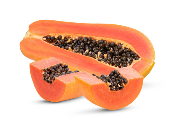 rebanada de papaya aislada sobre fondo blanco - Foto, imagen