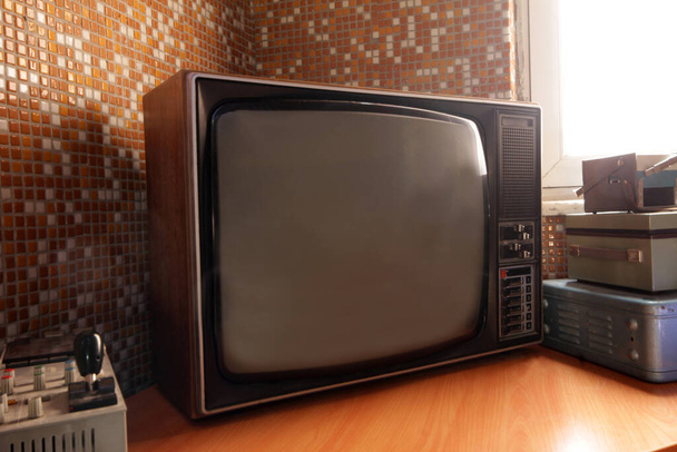 антиквариат старомодный телевизор. - Фото, изображение