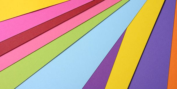 абстрактный яркий фон из разноцветной бумаги, фон для дизайнера, пространство для копирования - Фото, изображение