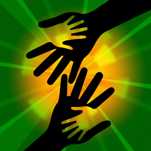 Händchenhalten signalisiert Zusammenhalt und Mutti - Foto, Bild
