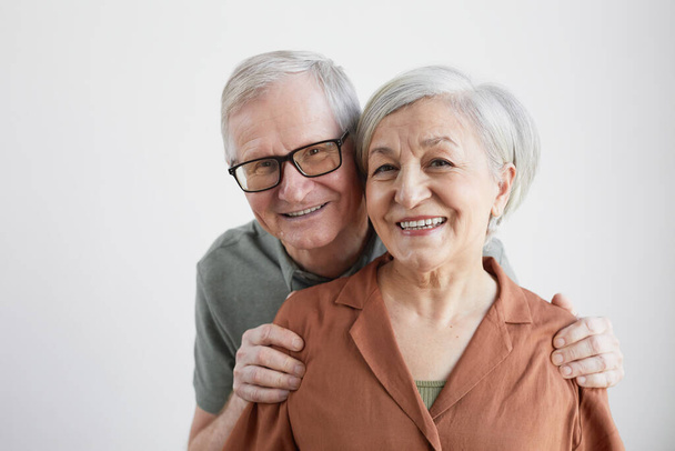 Portrait of Smiling Senior Couple - Foto, Imagen