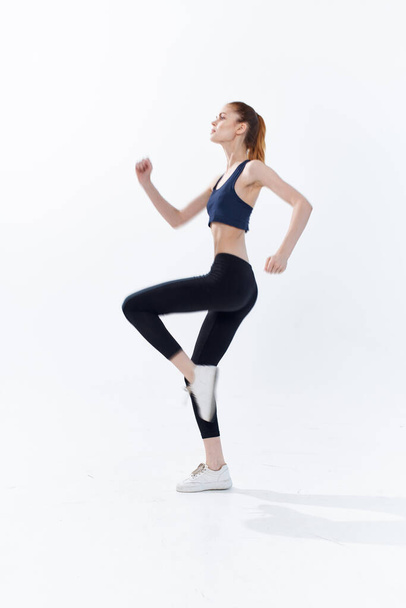 sportos nő pózol fitness edzés energia - Fotó, kép