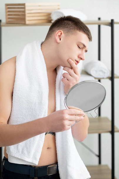 morning bathroom routine perfect skin man face - Foto, afbeelding