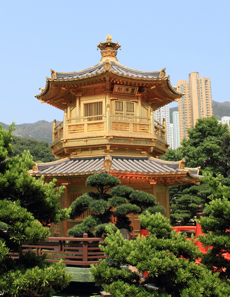 Kultainen paviljonki ja kiinalainen puutarha
 - Valokuva, kuva