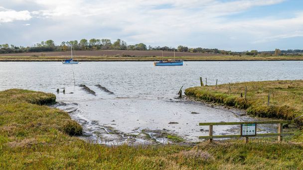 Plachetnice na řece Alde v Aldeburghu, Suffolk, Velká Británie - Fotografie, Obrázek