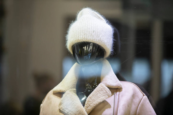 Mannequin black woman in winter clothes. Clothing sale concept. - Foto, Imagem