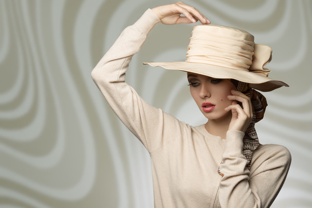 woman with lovely hat  - Zdjęcie, obraz