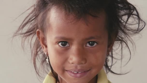 dziewczynka z Kambodży - Materiał filmowy, wideo