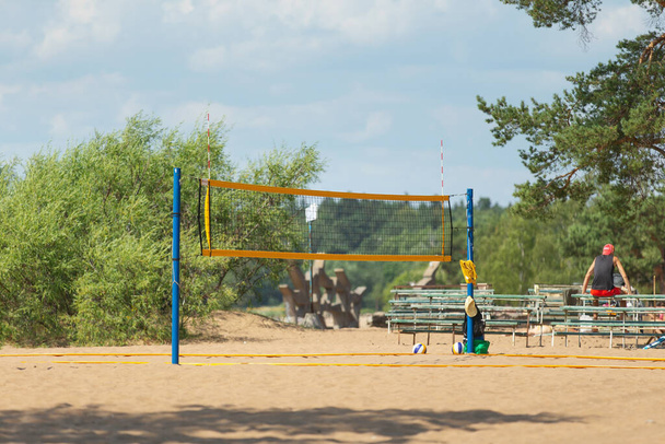View at empty volleyball net on the beach - Foto, Imagem