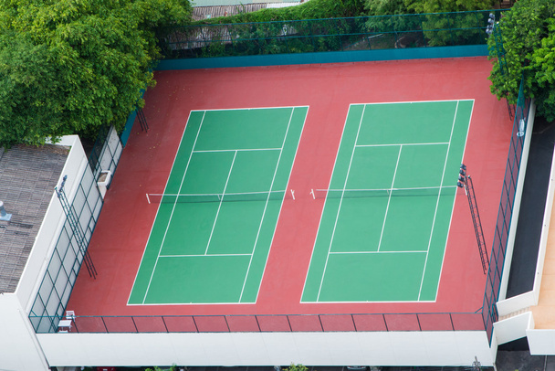 Letecký pohled na tenisový kurt - Fotografie, Obrázek
