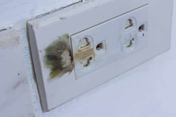elektrische storing in stopcontact geïsoleerd  - Foto, afbeelding
