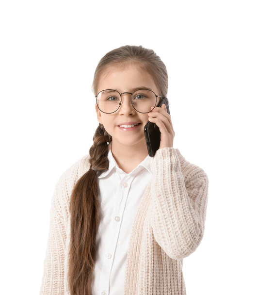 Linda mujer de negocios hablando por teléfono móvil sobre fondo blanco - Foto, Imagen
