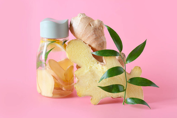 Composition with fresh ginger on color background - Photo, Image