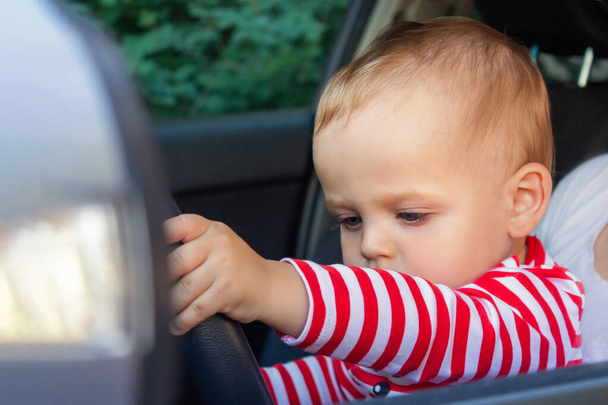 Baby boy driver. Travel with kids concept. - Valokuva, kuva