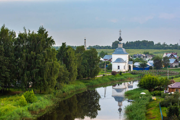 Church on the river. Suzdal. Russia. - Фото, изображение