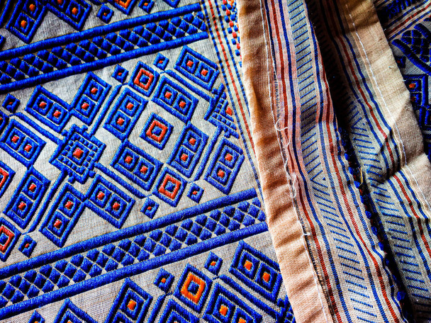 kabile deseni ya da etnik desen assam motif tasarımı ya da assam muga ipeği için kullanılır. Ukrayna desenine ya da Rus desenine benziyor.. - Fotoğraf, Görsel