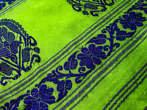 patrón tribal o patrón étnico se utiliza para el diseño de motivo de assam o seda muga de assam. similar a patrón ucraniano o patrón ruso. - Foto, Imagen