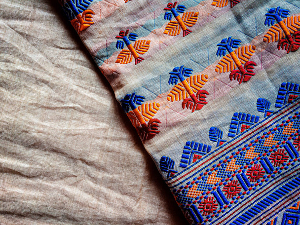 motif tribal ou motif ethnique est utilisé pour la conception de motif assam ou muga soie d'assam. similaire au motif ukrainien ou au motif russe. - Photo, image