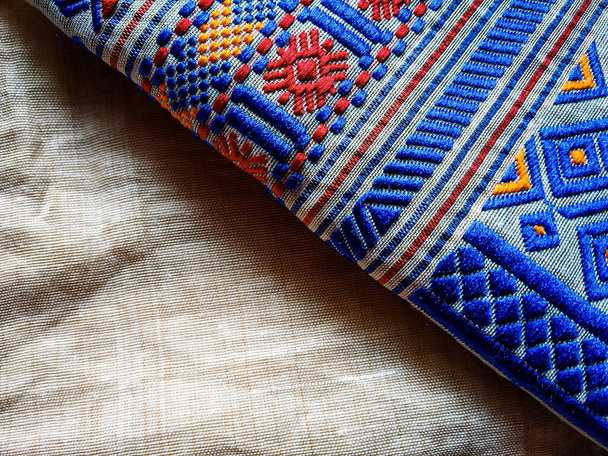 patrón tribal o patrón étnico se utiliza para el diseño de motivo de assam o seda muga de assam. similar a patrón ucraniano o patrón ruso. - Foto, Imagen