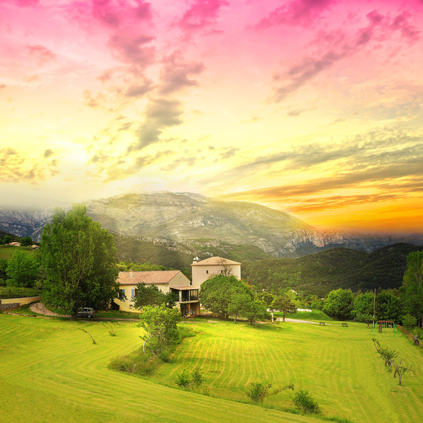 Amazing sunrise above Provence farmland. - Фото, изображение