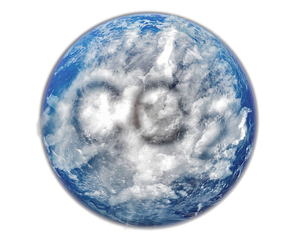 Planet Erde mit einem durch CO2-Verschmutzung geprägten Konzept zur Wolkenbildung auf weißem Hintergrund - Foto, Bild