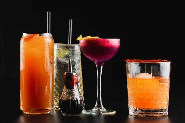 summer alcoholic cocktails. bar card. bar. - Фото, изображение