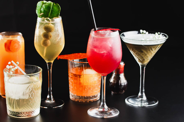 summer alcoholic cocktails. bar card. bar. - Φωτογραφία, εικόνα