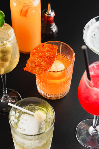 summer alcoholic cocktails. bar card. bar. - Фото, зображення