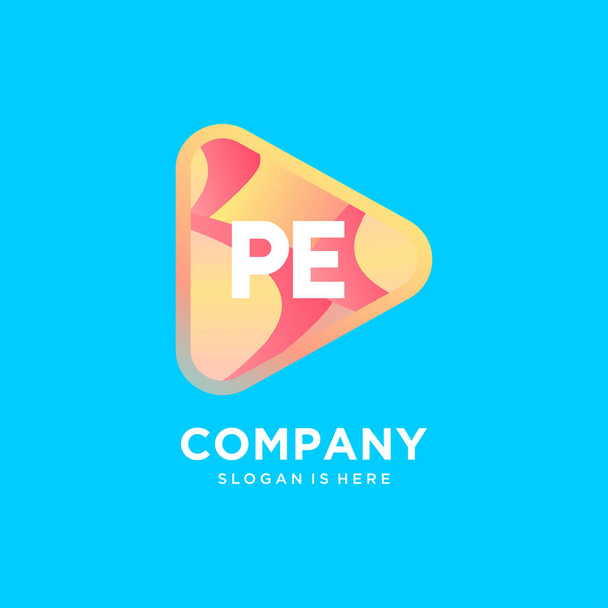 Logo inicial de PE con vector de plantilla colorida. - Vector, imagen