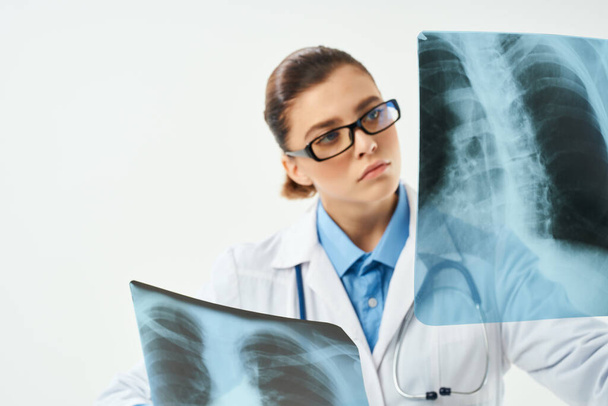 diagnostic professionnel femme hôpital rayons X - Photo, image