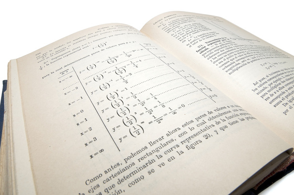 Ancien livre de mathématiques algébriques
 - Photo, image