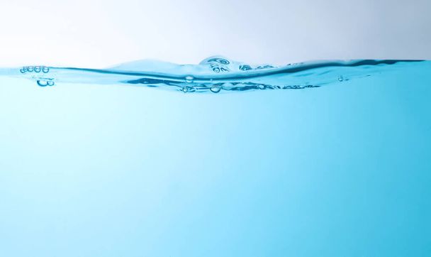 limpar ondas de água azul salpicando fundo de água e bolhas - Foto, Imagem