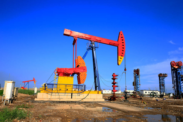 石油ポンプ、産業機器 - 写真・画像