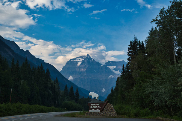 Una foto de Mt. Robson. BC Canadá - Foto, imagen