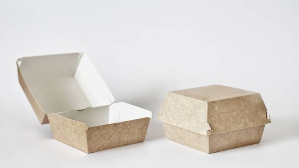 Closed and opened empty blank cardboard food container. Hamburger sandwich box fast food delivery takeaway mockup template - Φωτογραφία, εικόνα