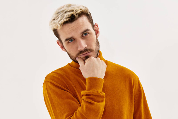 homem moda penteado suéter estilo de vida roupa dos homens - Foto, Imagem