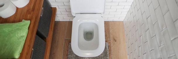 Casa de banho com WC e lavatório. Requisitos básicos para banheiros públicos - Foto, Imagem