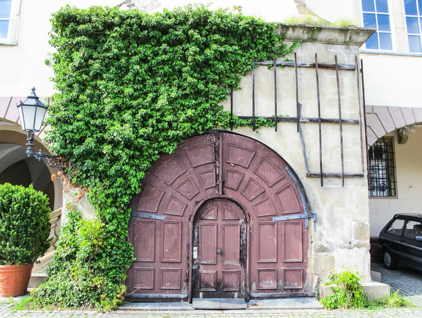 Antika kapılar ve kapılar, kapı, kemer ve kapı şeklinde kültürel miras.. - Fotoğraf, Görsel