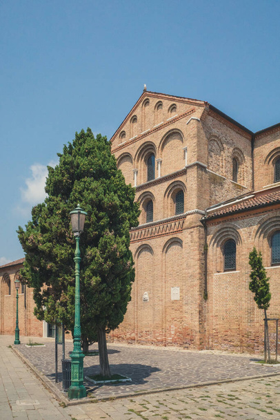 Basílica de Santi Maria e Donato en la isla de Murano, en Venecia, Italia - Foto, Imagen