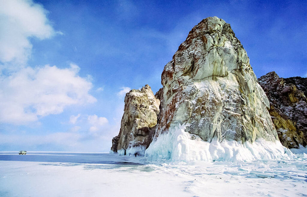 Zima na Bajkalu, led a sníh na jezeře. Krása přírody Bajkalu v zimě. - Fotografie, Obrázek