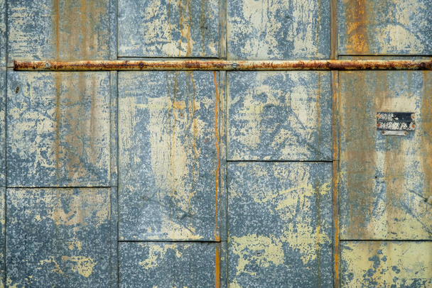 Rusted metal surface with peeling paint - Foto, Imagem
