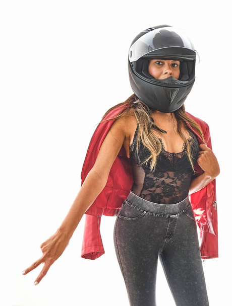 Sessualità potenziato motociclista donna con look moderno, Power donna concetto. - Foto, immagini