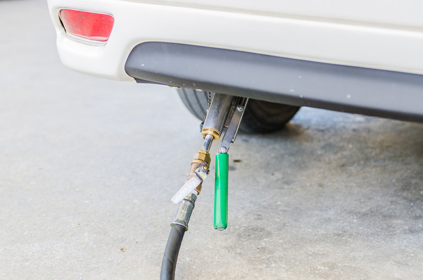 αέριο καύσιμο στο αυτοκίνητο - Φωτογραφία, εικόνα