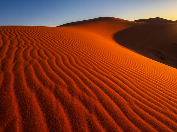 písečné duny v erg chebbi - Fotografie, Obrázek